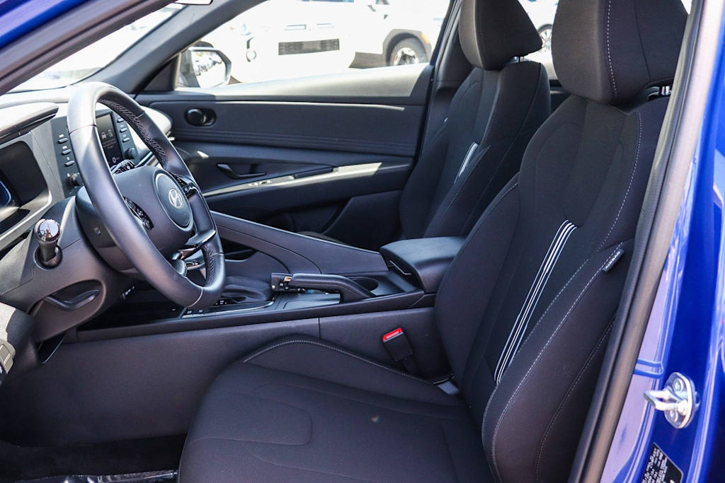 Thumbnail: 2025 Hyundai Elantra - 10