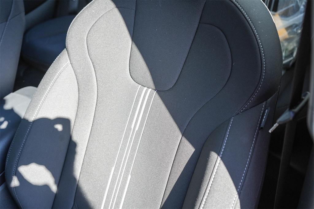 Thumbnail: 2025 Hyundai Elantra - 33