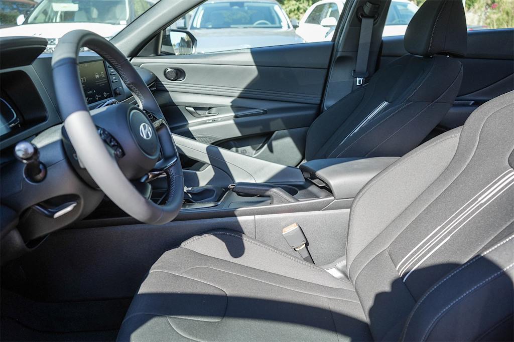 Thumbnail: 2025 Hyundai Elantra - 11