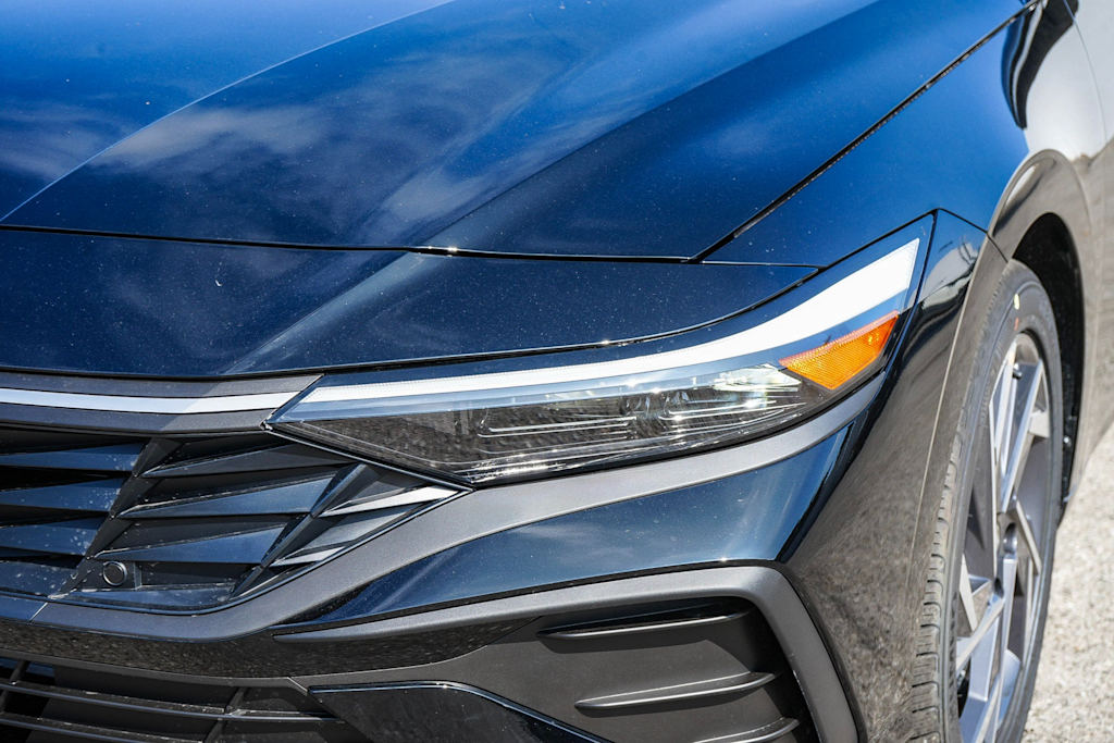 Thumbnail: 2025 Hyundai Elantra - 19