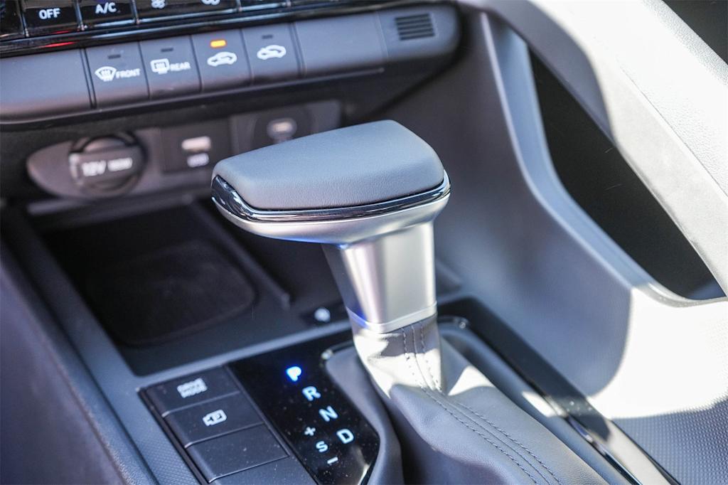Thumbnail: 2025 Hyundai Elantra - 14