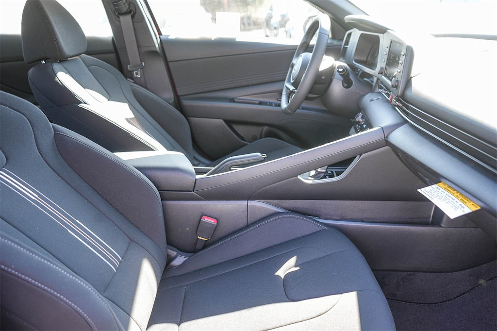 Thumbnail: 2025 Hyundai Elantra - 10