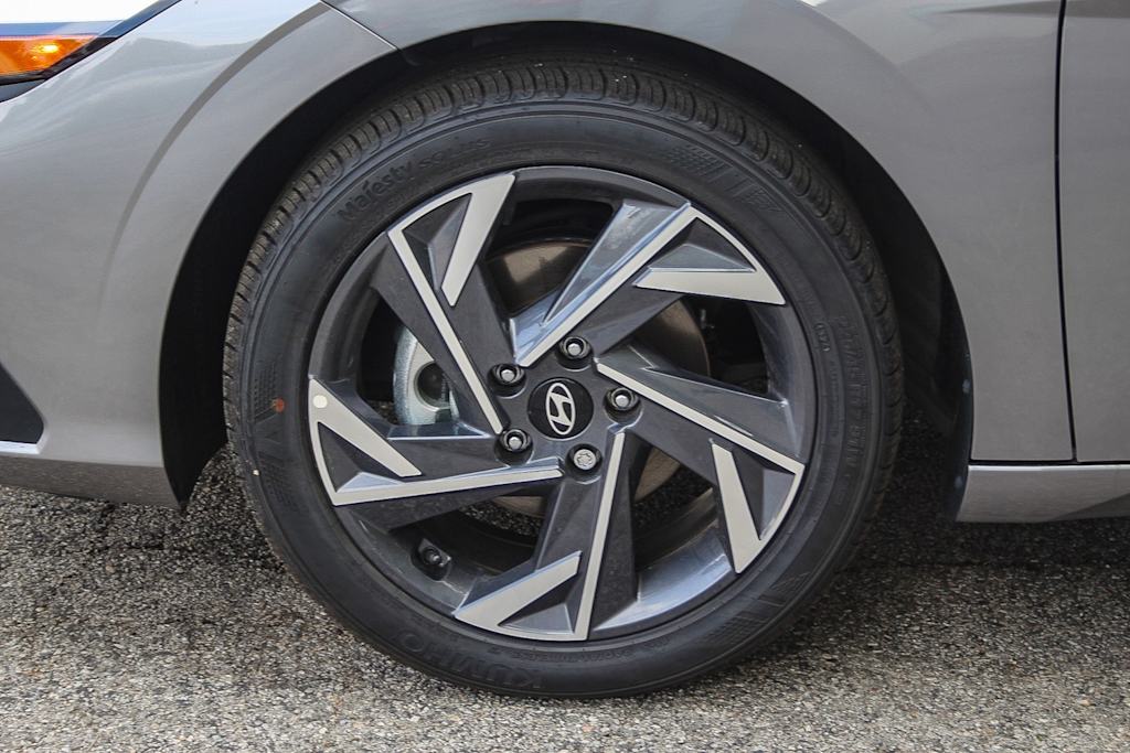 Thumbnail: 2025 Hyundai Elantra - 16