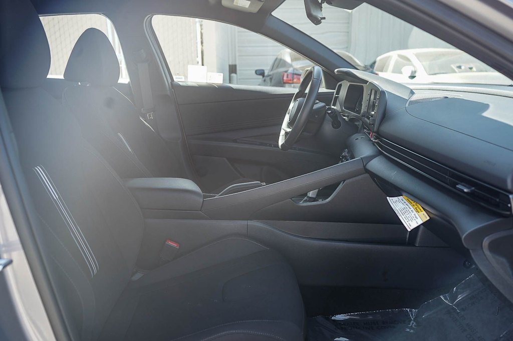 Thumbnail: 2025 Hyundai Elantra - 9