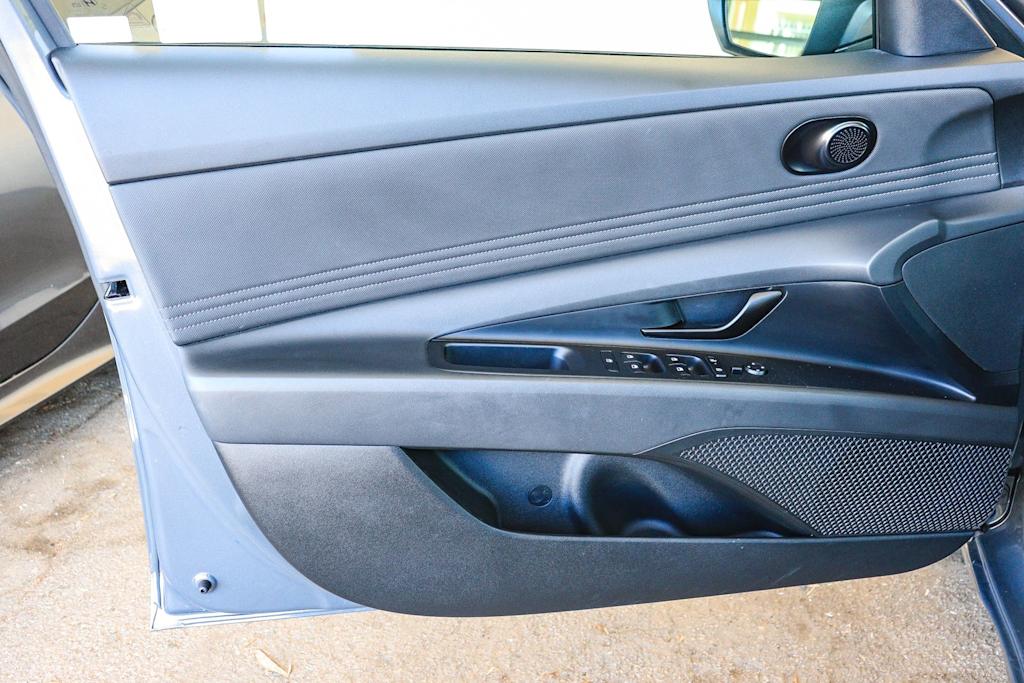 Thumbnail: 2025 Hyundai Elantra - 25