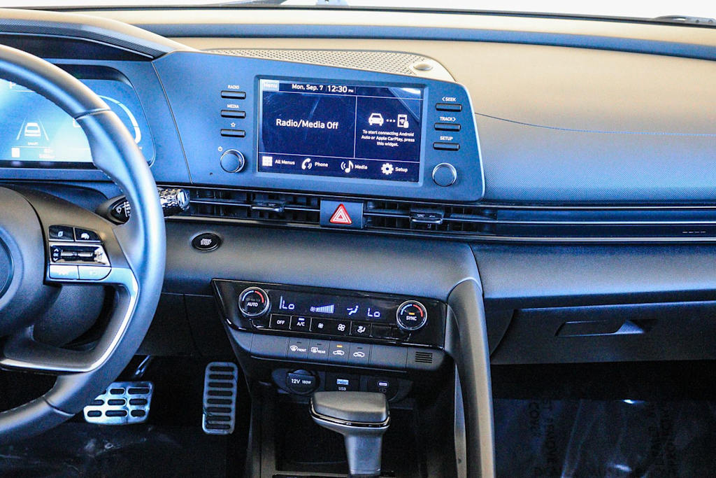Thumbnail: 2025 Hyundai Elantra - 13
