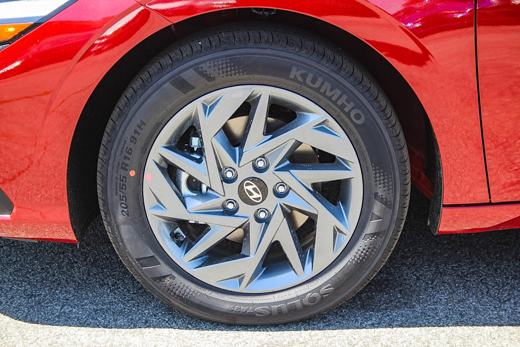 Thumbnail: 2025 Hyundai Elantra - 19