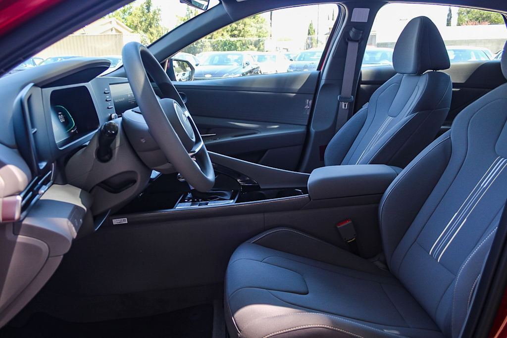 Thumbnail: 2025 Hyundai Elantra - 10