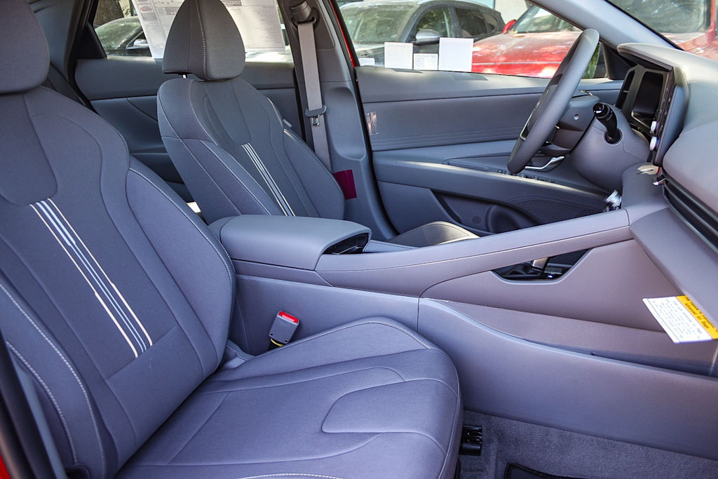 Thumbnail: 2025 Hyundai Elantra - 9