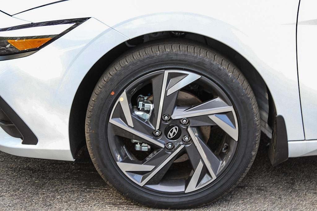 Thumbnail: 2025 Hyundai Elantra - 19