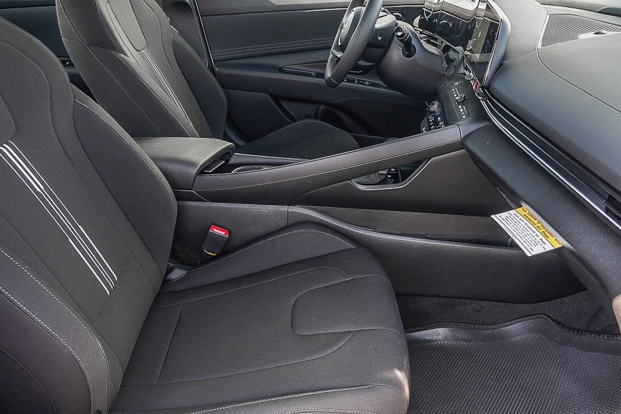 Thumbnail: 2025 Hyundai Elantra - 9