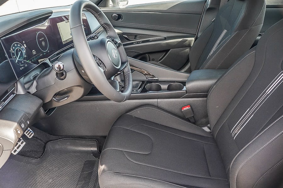 Thumbnail: 2025 Hyundai Elantra - 10