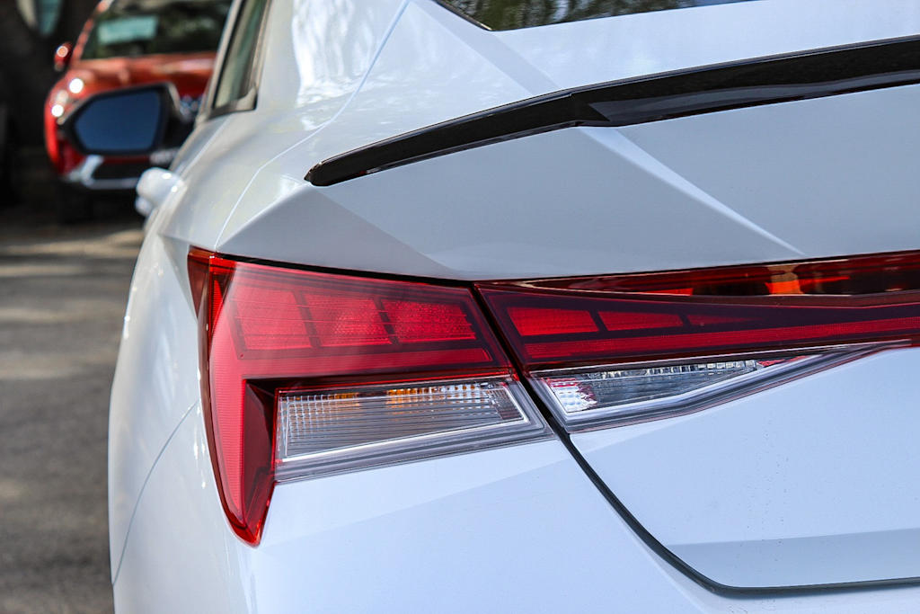 Thumbnail: 2025 Hyundai Elantra - 18