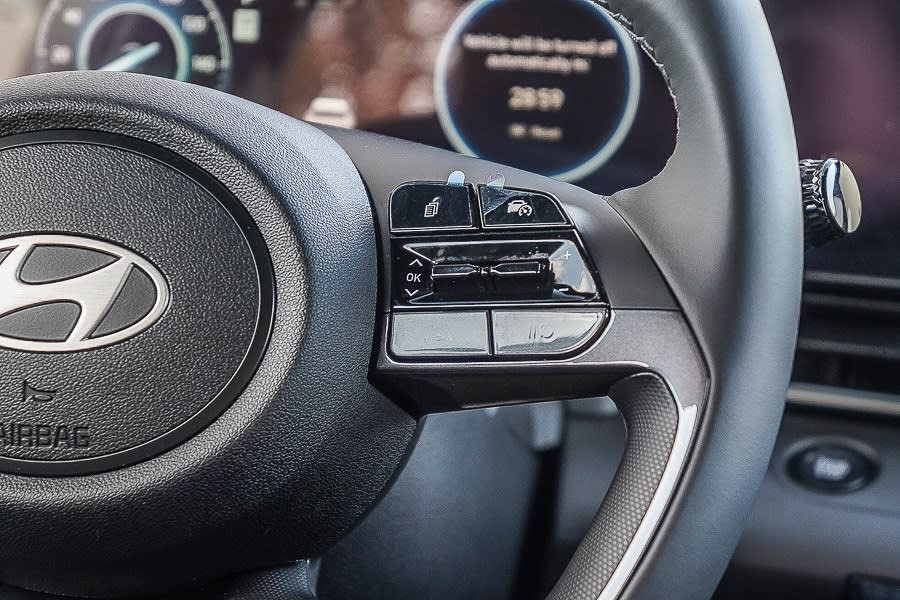 Thumbnail: 2025 Hyundai Elantra - 24