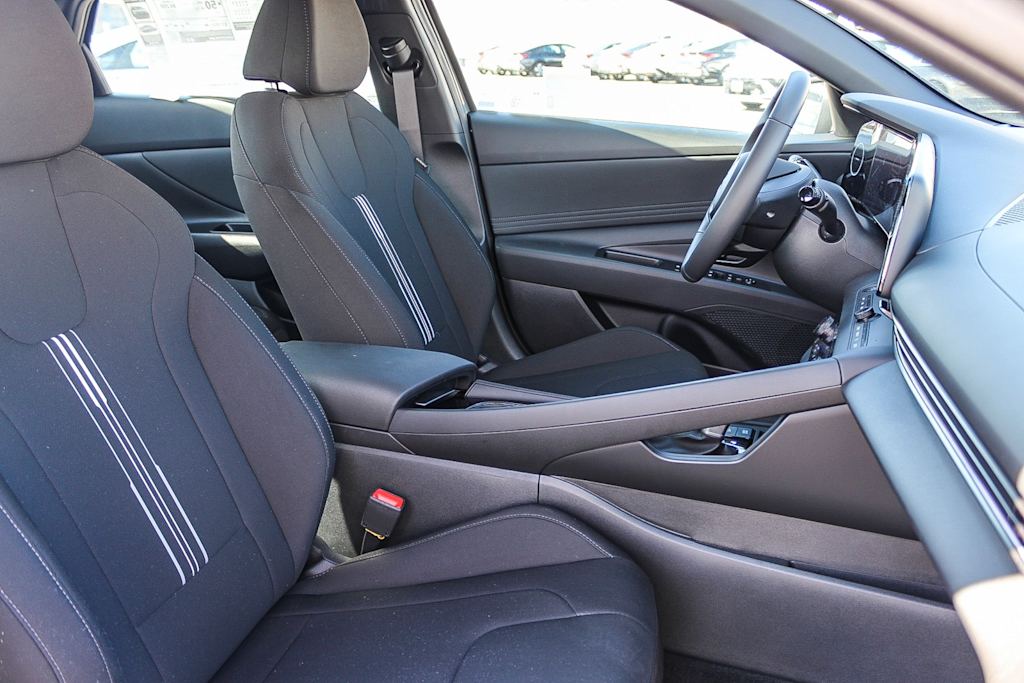 Thumbnail: 2025 Hyundai Elantra - 9