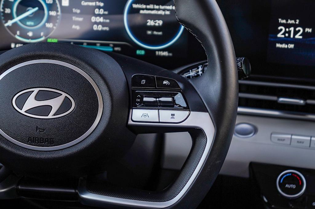 Thumbnail: 2025 Hyundai Elantra - 23