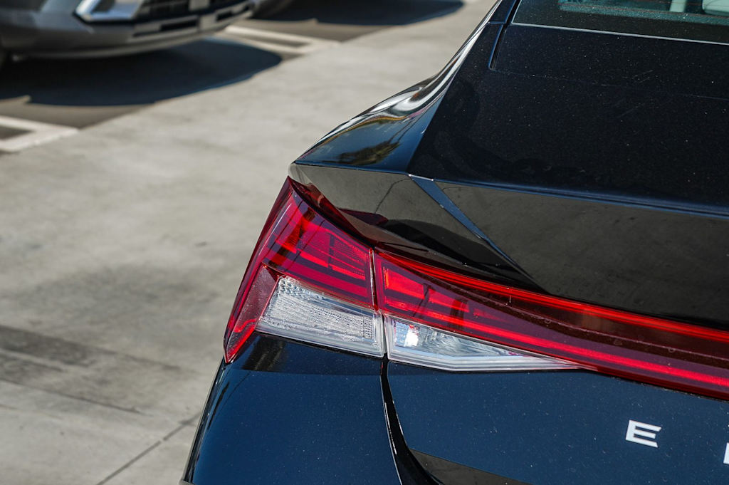 Thumbnail: 2025 Hyundai Elantra - 19