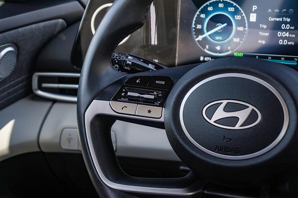 Thumbnail: 2025 Hyundai Elantra - 22