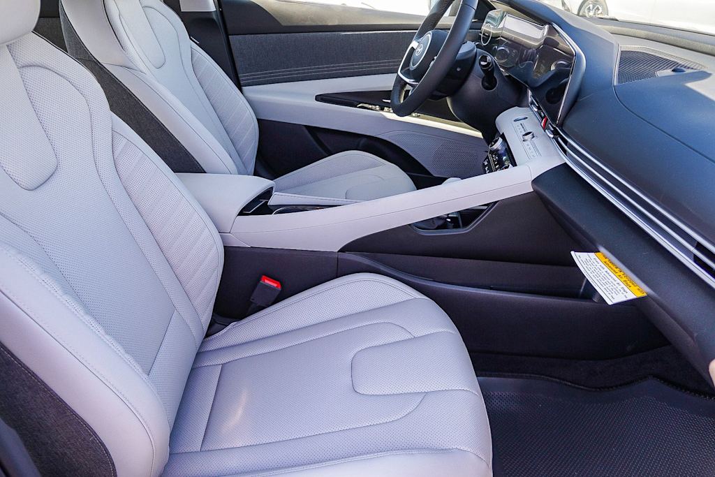 Thumbnail: 2025 Hyundai Elantra - 9