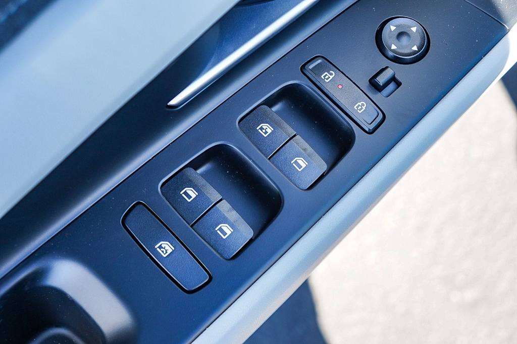 Thumbnail: 2025 Hyundai Elantra - 26