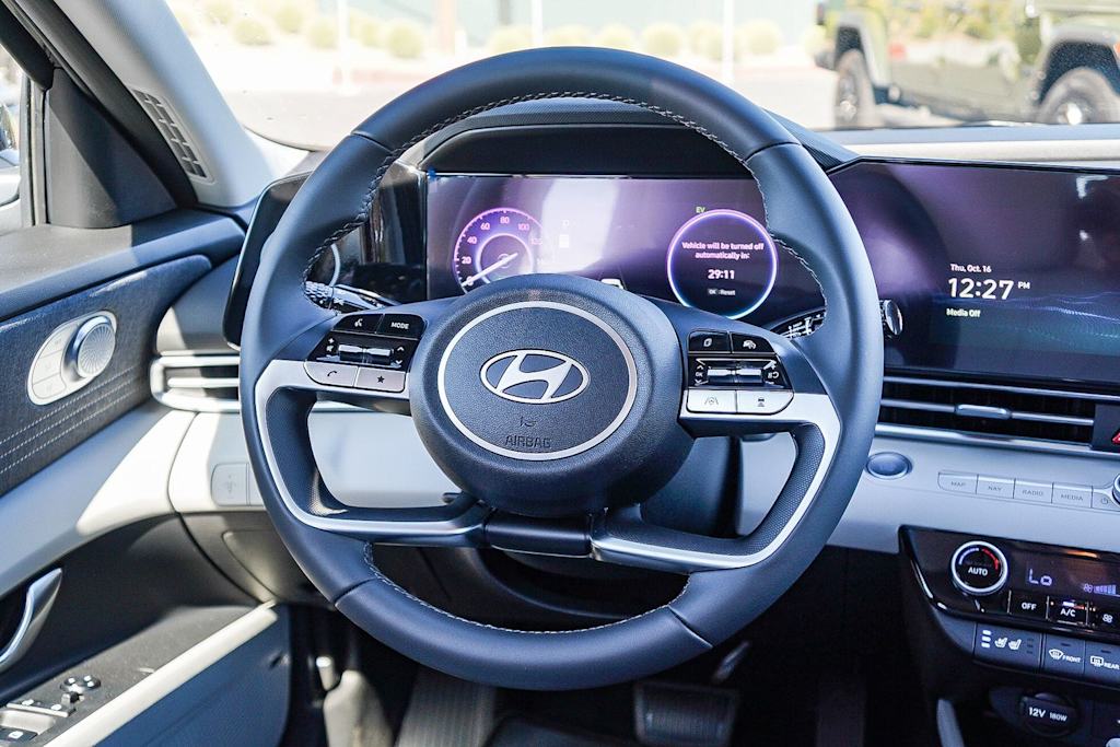 Thumbnail: 2025 Hyundai Elantra - 8