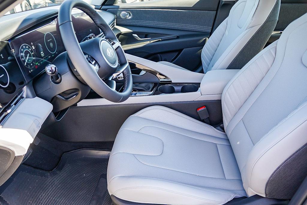 Thumbnail: 2025 Hyundai Elantra - 10