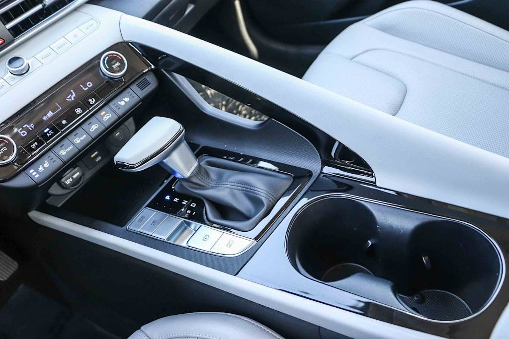 Thumbnail: 2025 Hyundai Elantra - 25