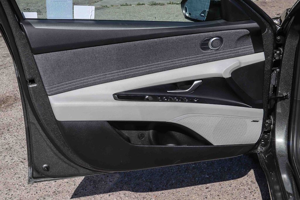 Thumbnail: 2025 Hyundai Elantra - 24