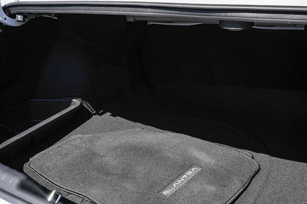 Thumbnail: 2025 Hyundai Elantra - 14