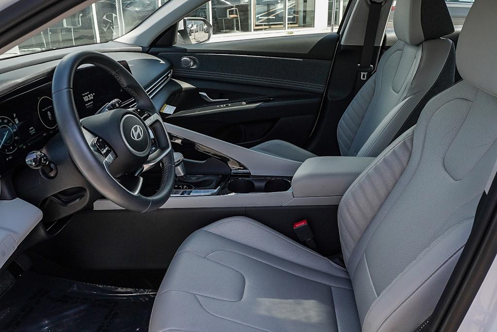 Thumbnail: 2025 Hyundai Elantra - 9