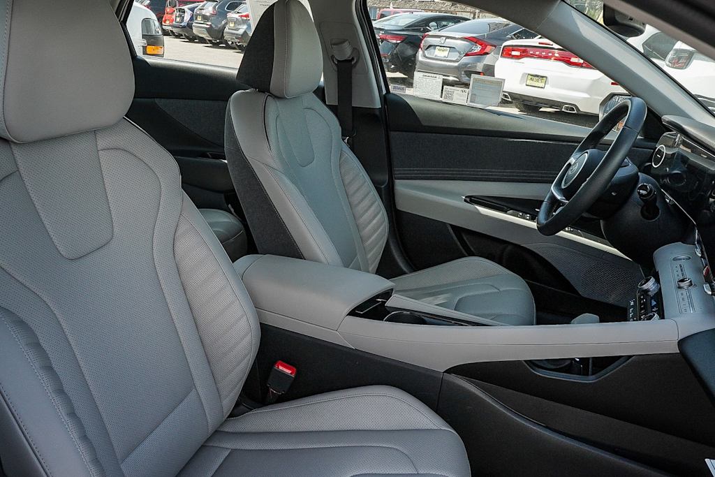 Thumbnail: 2025 Hyundai Elantra - 27