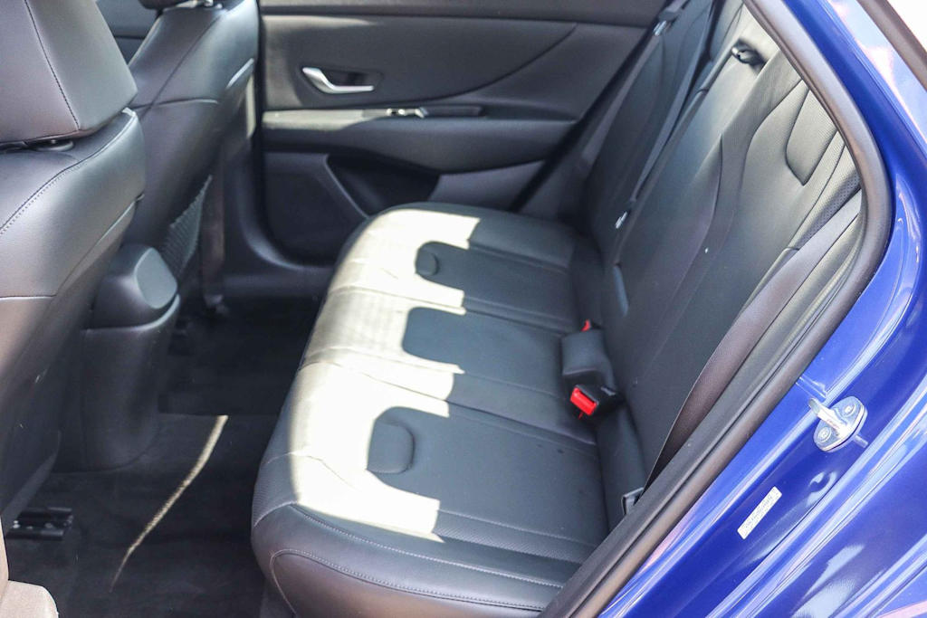 Thumbnail: 2023 Hyundai Elantra - 11