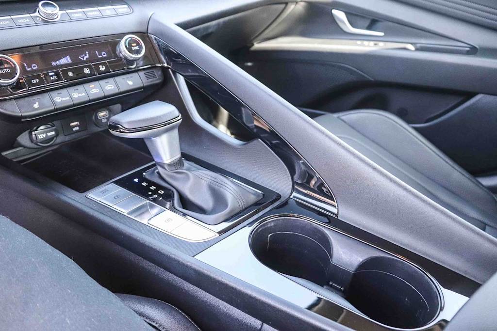 Thumbnail: 2023 Hyundai Elantra - 14