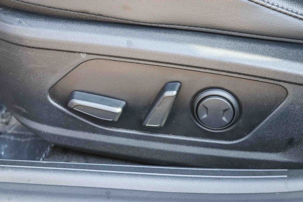 Thumbnail: 2023 Hyundai Elantra - 23