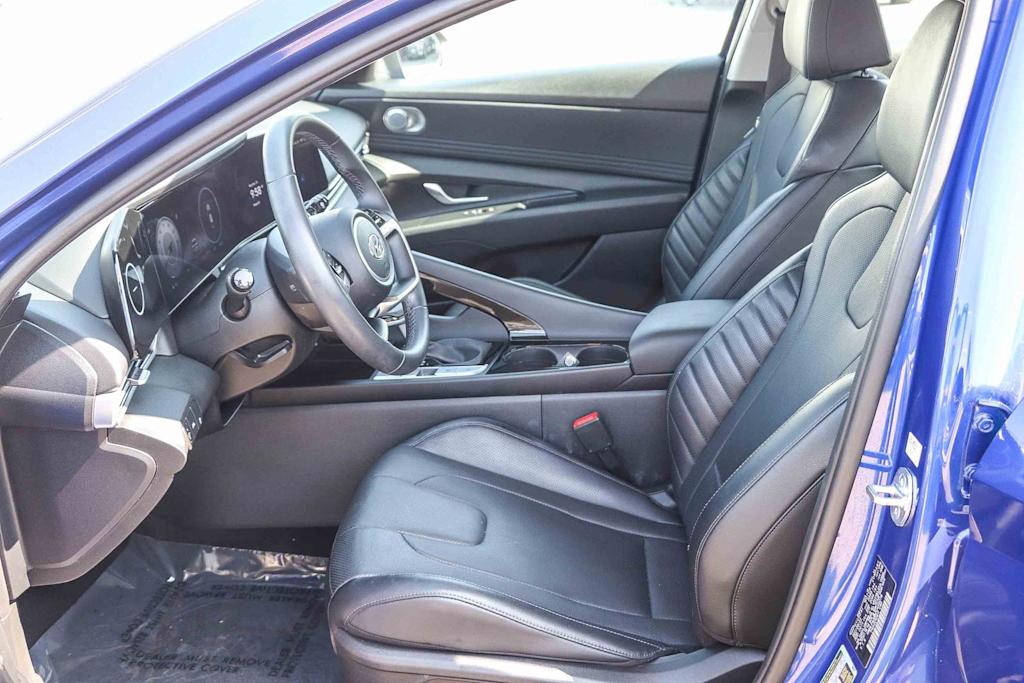 Thumbnail: 2023 Hyundai Elantra - 10