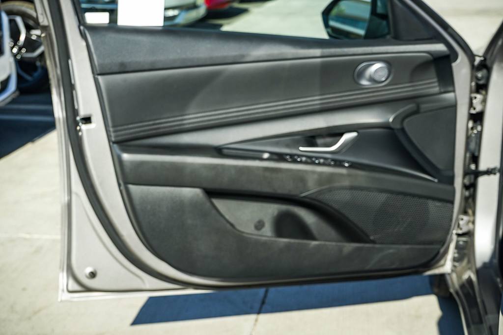 Thumbnail: 2023 Hyundai Elantra - 24