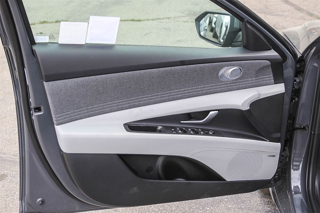 Thumbnail: 2025 Hyundai Elantra - 23