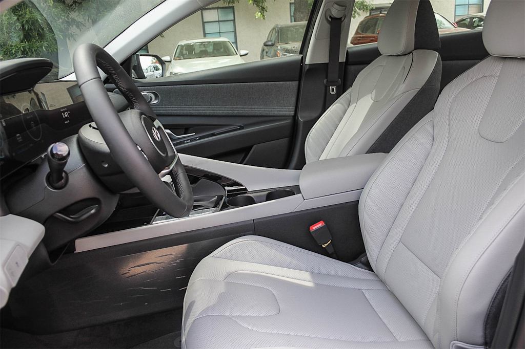 Thumbnail: 2025 Hyundai Elantra - 10