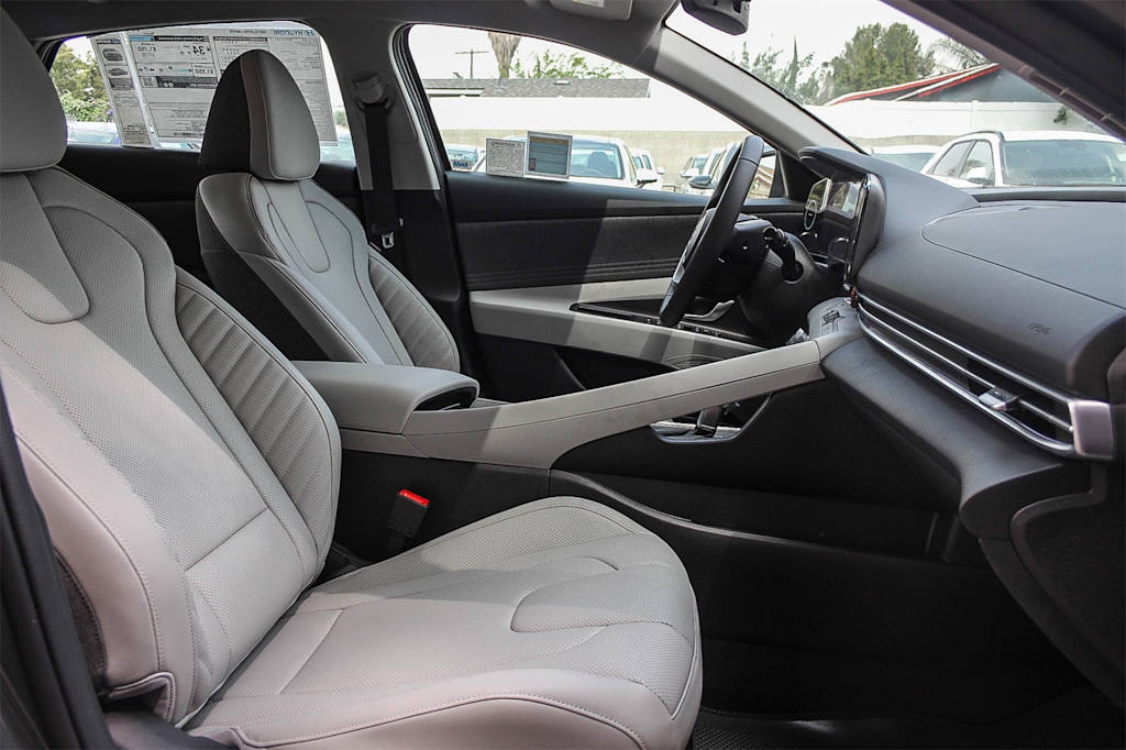 Thumbnail: 2025 Hyundai Elantra - 9