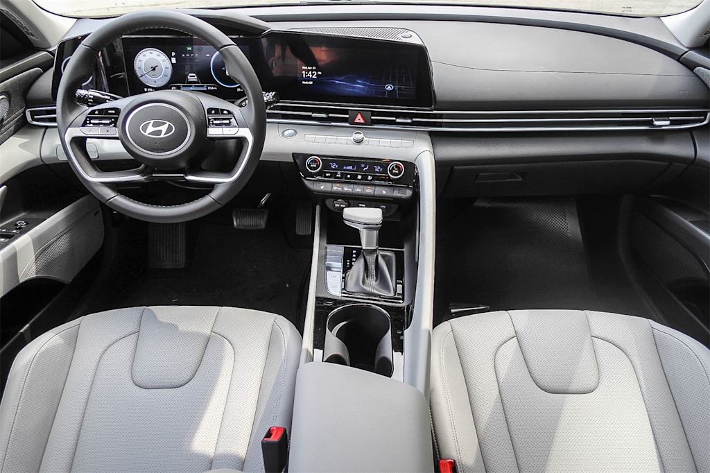 Thumbnail: 2025 Hyundai Elantra - 2