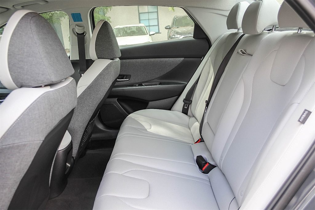 Thumbnail: 2025 Hyundai Elantra - 11