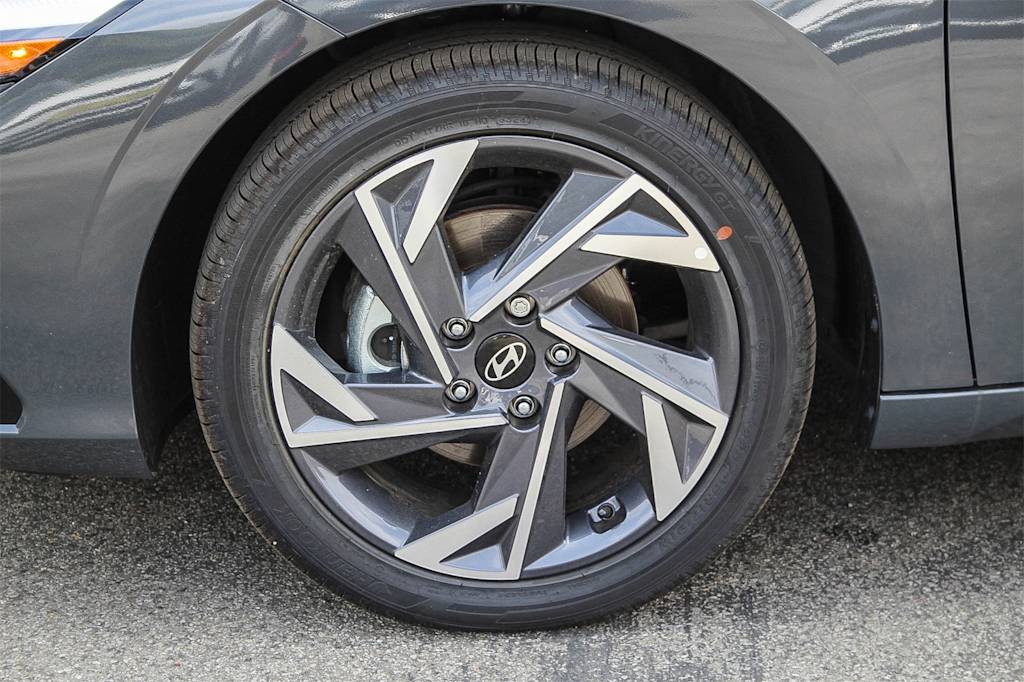 Thumbnail: 2025 Hyundai Elantra - 19