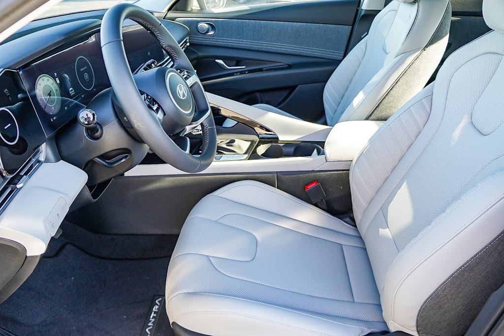 Thumbnail: 2025 Hyundai Elantra - 10