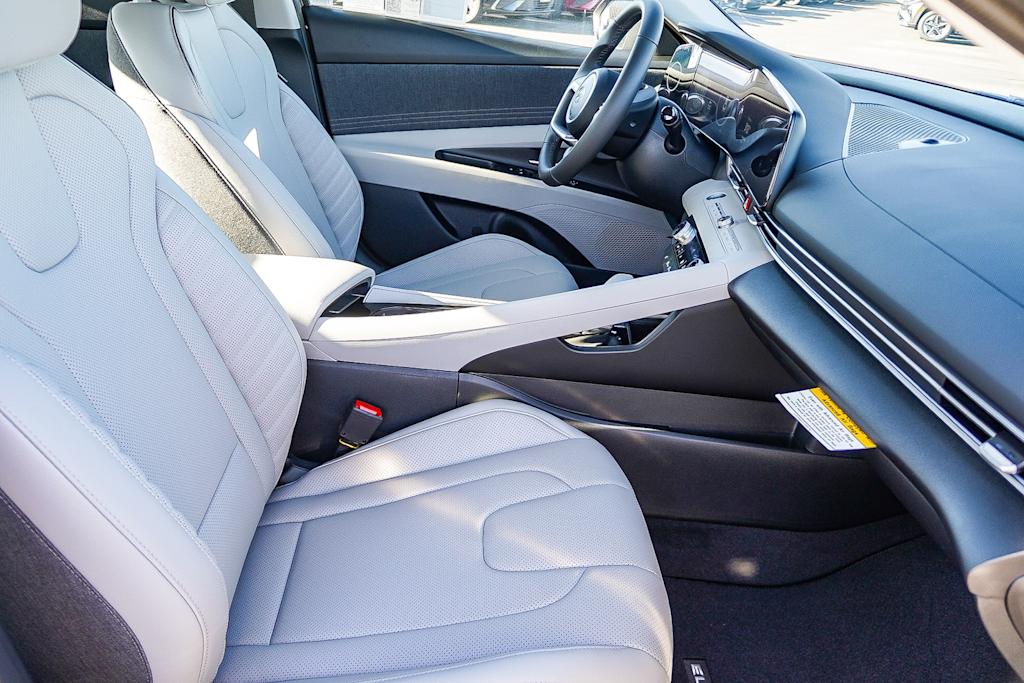 Thumbnail: 2025 Hyundai Elantra - 9