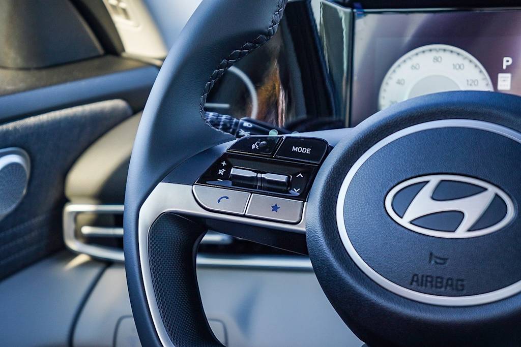 Thumbnail: 2025 Hyundai Elantra - 27