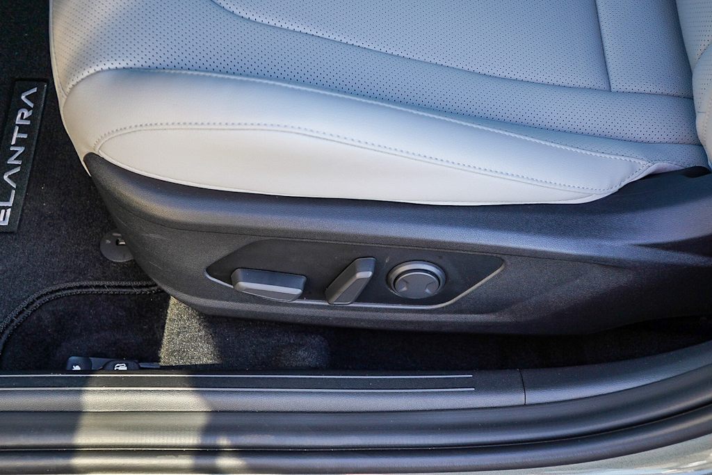 Thumbnail: 2025 Hyundai Elantra - 31