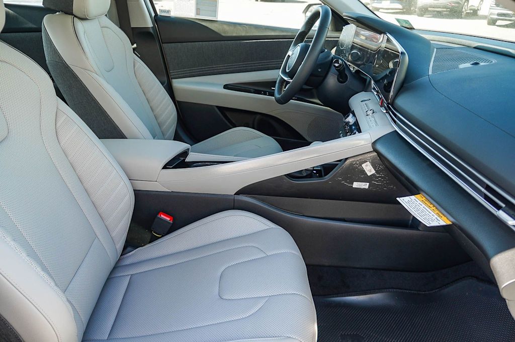 Thumbnail: 2026 Hyundai Elantra - 10