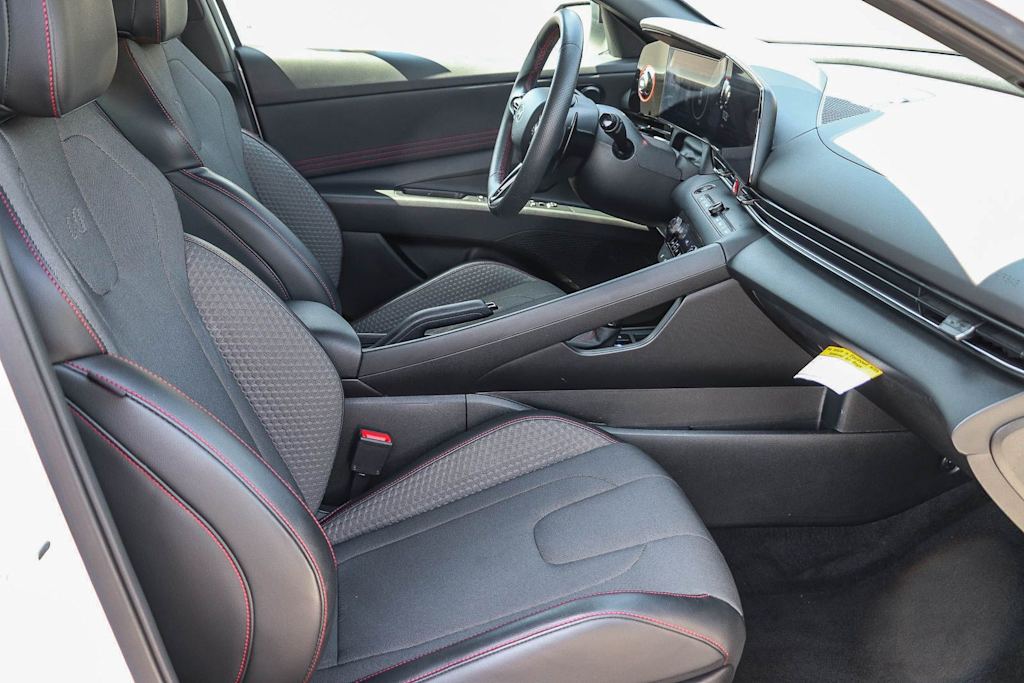 Thumbnail: 2025 Hyundai Elantra - 8
