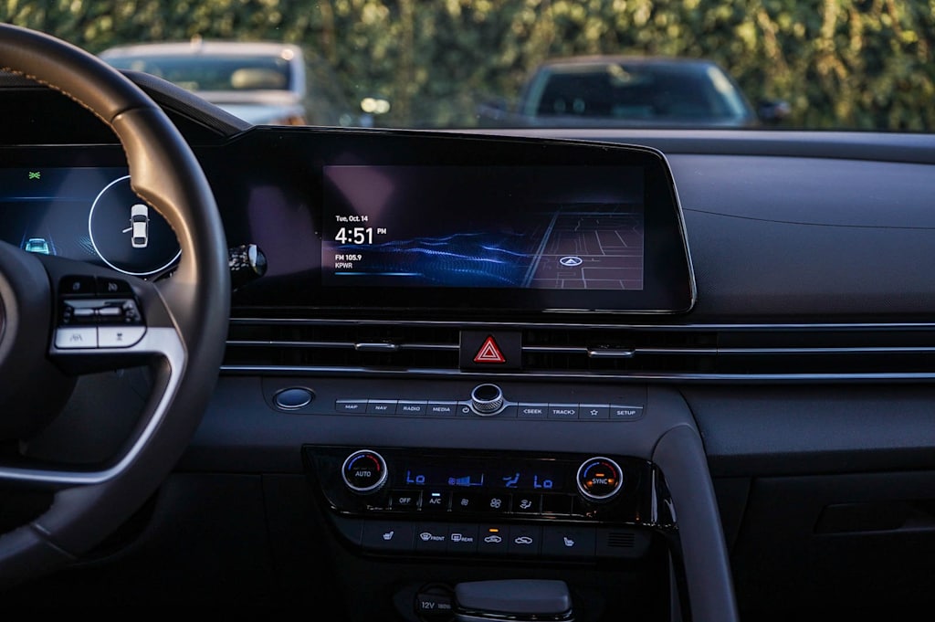 Thumbnail: 2023 Hyundai Elantra - 13