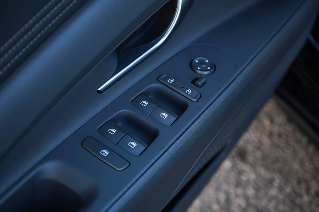 Thumbnail: 2023 Hyundai Elantra - 22